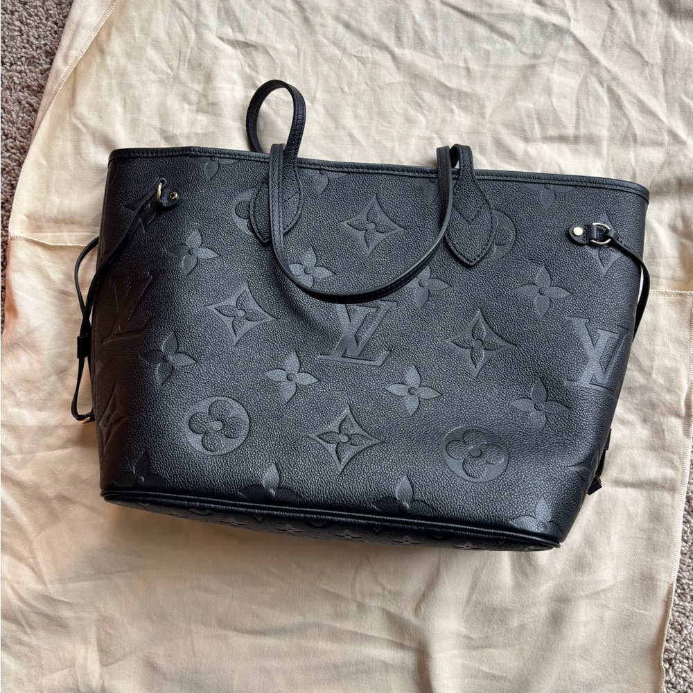Louis Vuitton Neverfull MM tote
